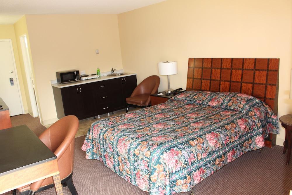Travelodge By Wyndham Swift Current Esterno foto