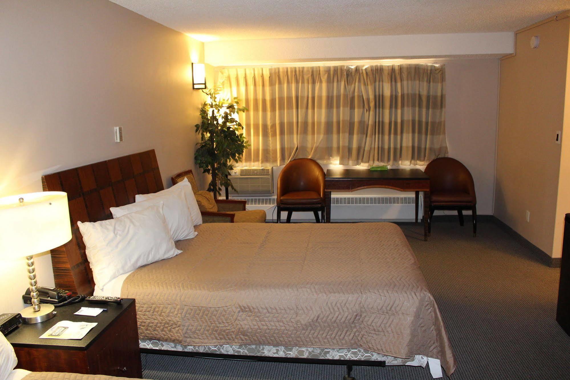 Travelodge By Wyndham Swift Current Esterno foto